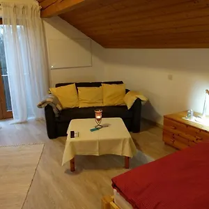 Komfortabel Wohnen Am Waldrand Von Pitzling Apartment